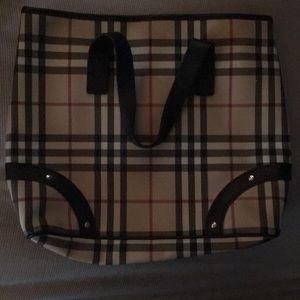 Burberry purse